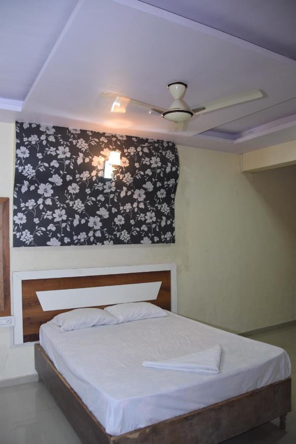 Hotel Riviera Residency Thane Exterior foto