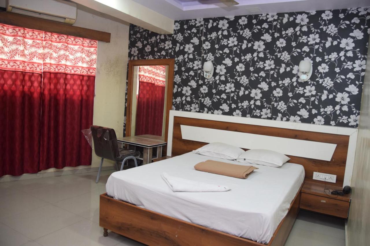 Hotel Riviera Residency Thane Exterior foto