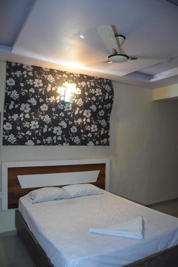Hotel Riviera Residency Thane Exterior foto
