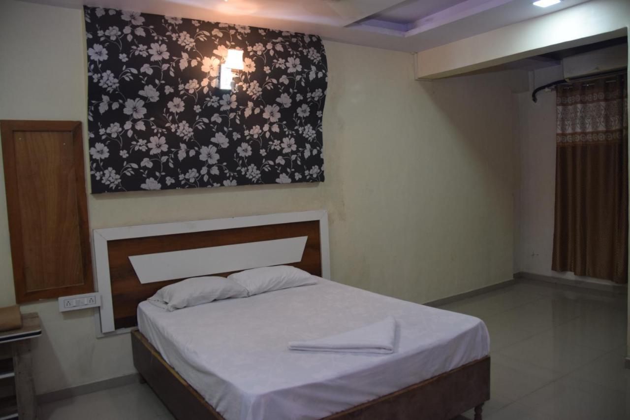 Hotel Riviera Residency Thane Exterior foto