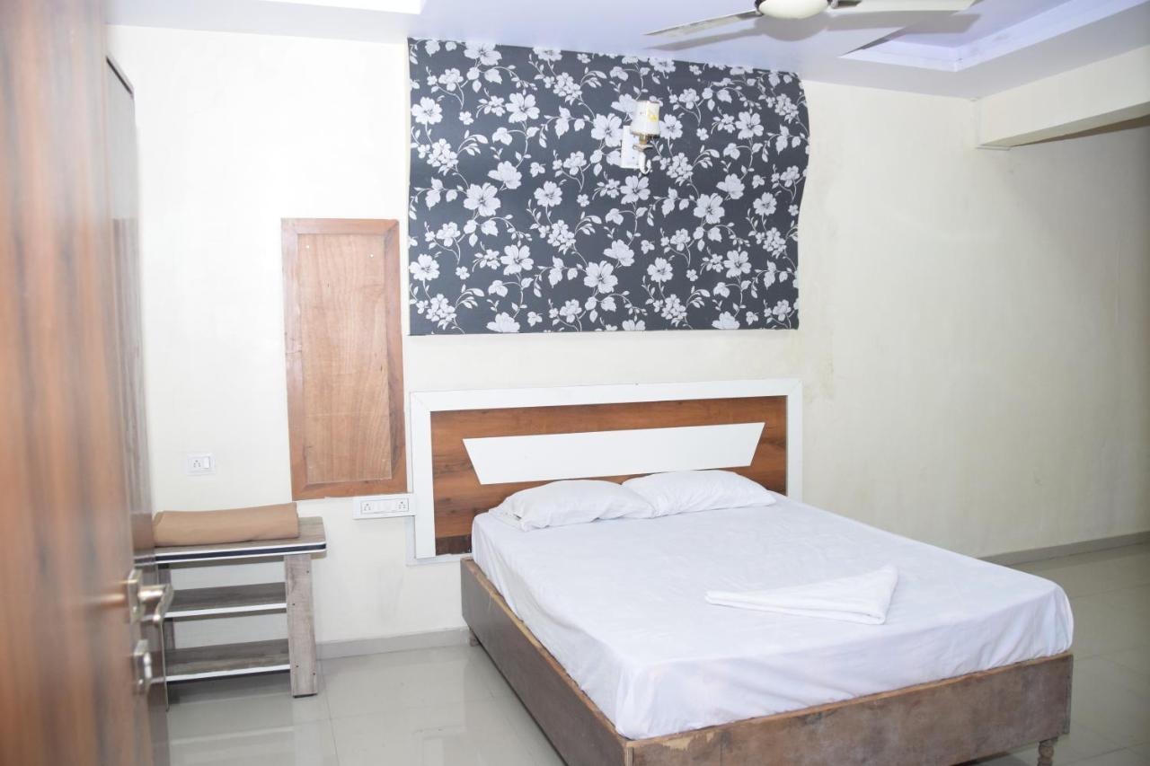 Hotel Riviera Residency Thane Exterior foto