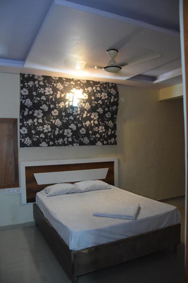 Hotel Riviera Residency Thane Exterior foto