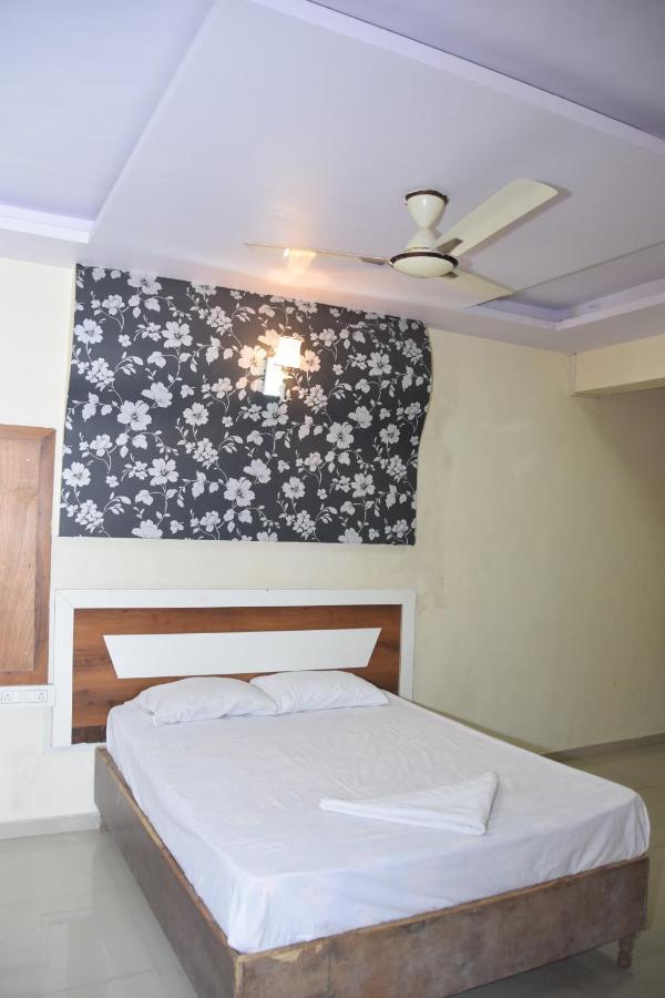 Hotel Riviera Residency Thane Exterior foto