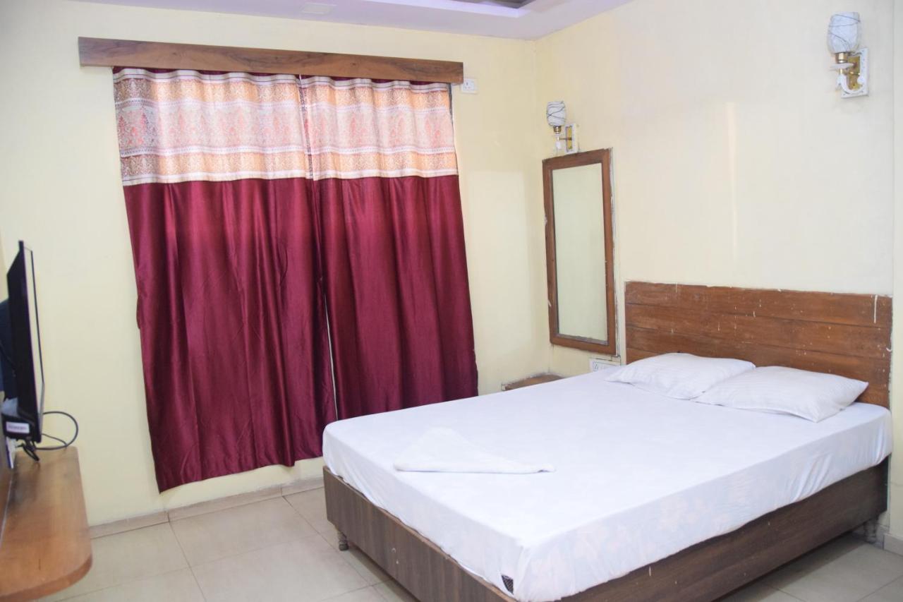 Hotel Riviera Residency Thane Exterior foto