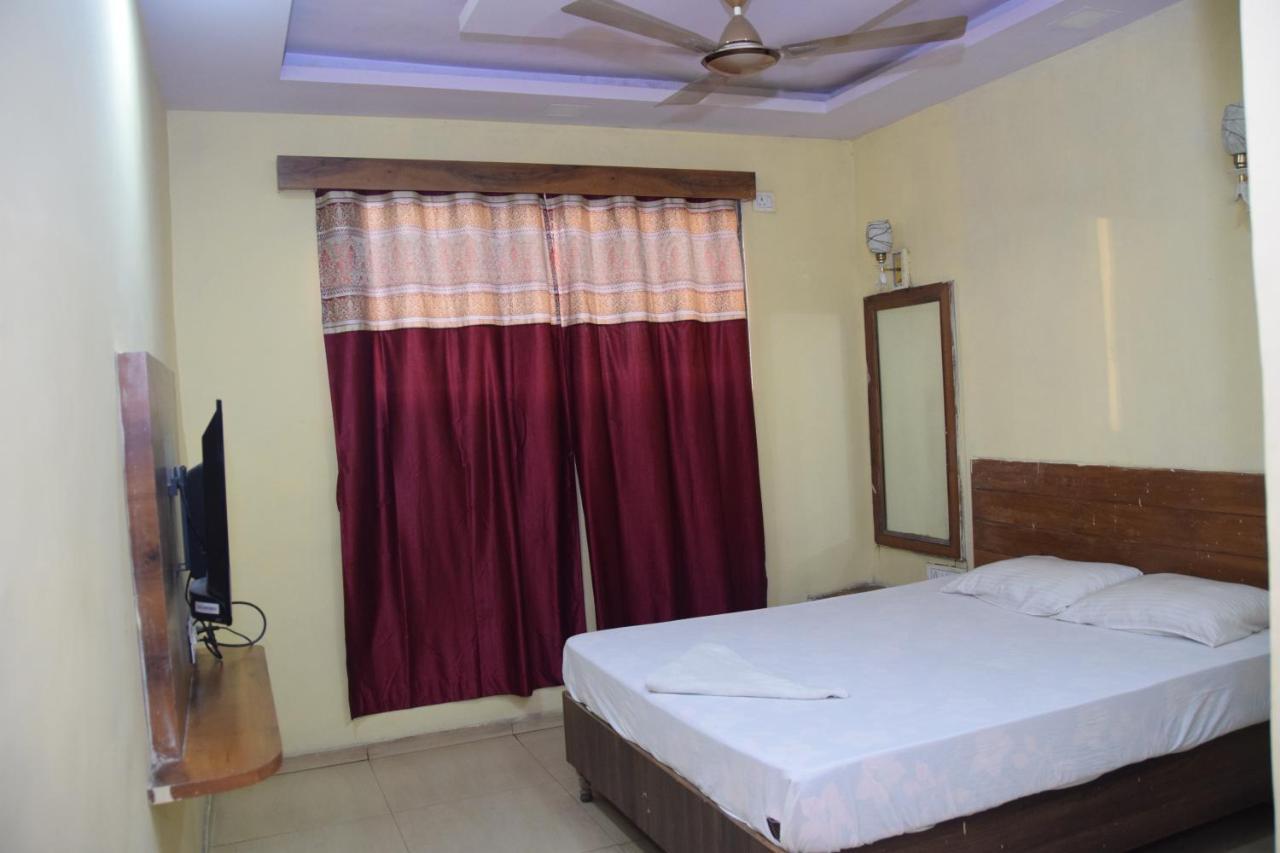 Hotel Riviera Residency Thane Exterior foto